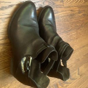Seychelles Black Leather Booties size 9